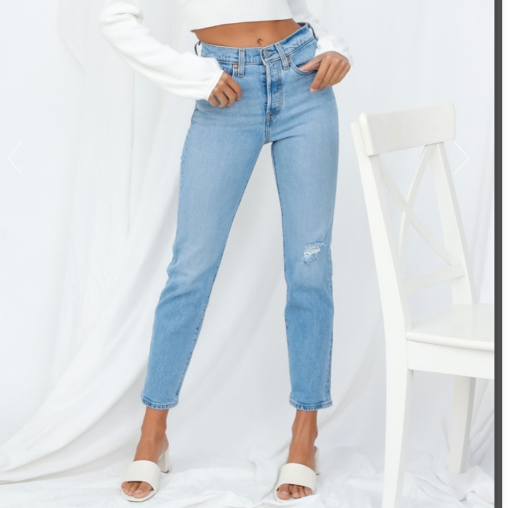 Levi's WEDGIE Premium High Rise Straight Jeans - Picture 4 of 5